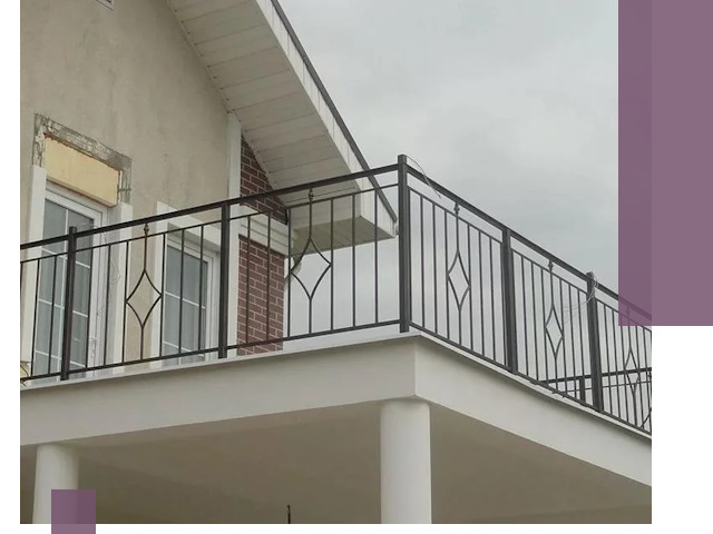 Изготовление балконных ограждений в Кисловодске из металла и стекла